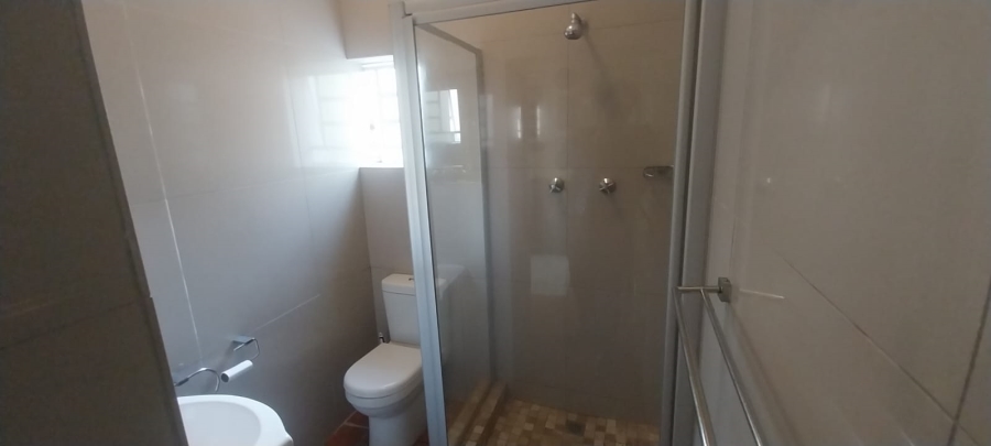 To Let 1 Bedroom Property for Rent in Bonza Bay Eastern Cape